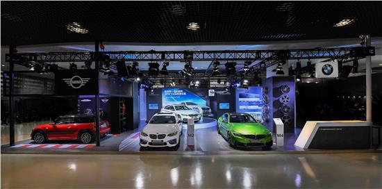 寶馬攜高性能車(chē)型亮相2017上海改裝車(chē)展 體育與改造的精妙結(jié)合，開(kāi)創(chuàng)未來(lái)潛運(yùn)實(shí)力典范